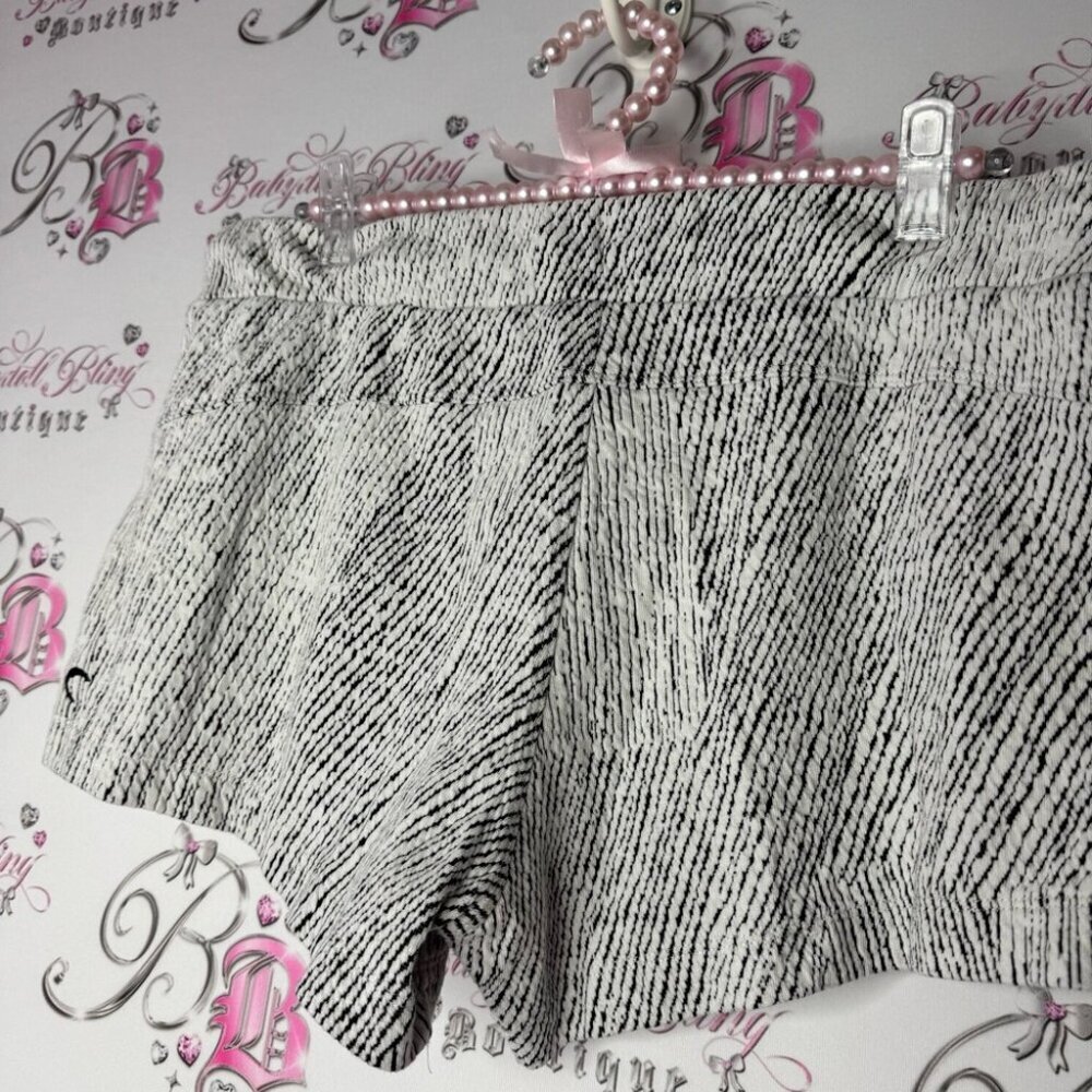 Zyia active shorts white black stripes braided rope tie up moon embroidered logo - Picture 7 of 8